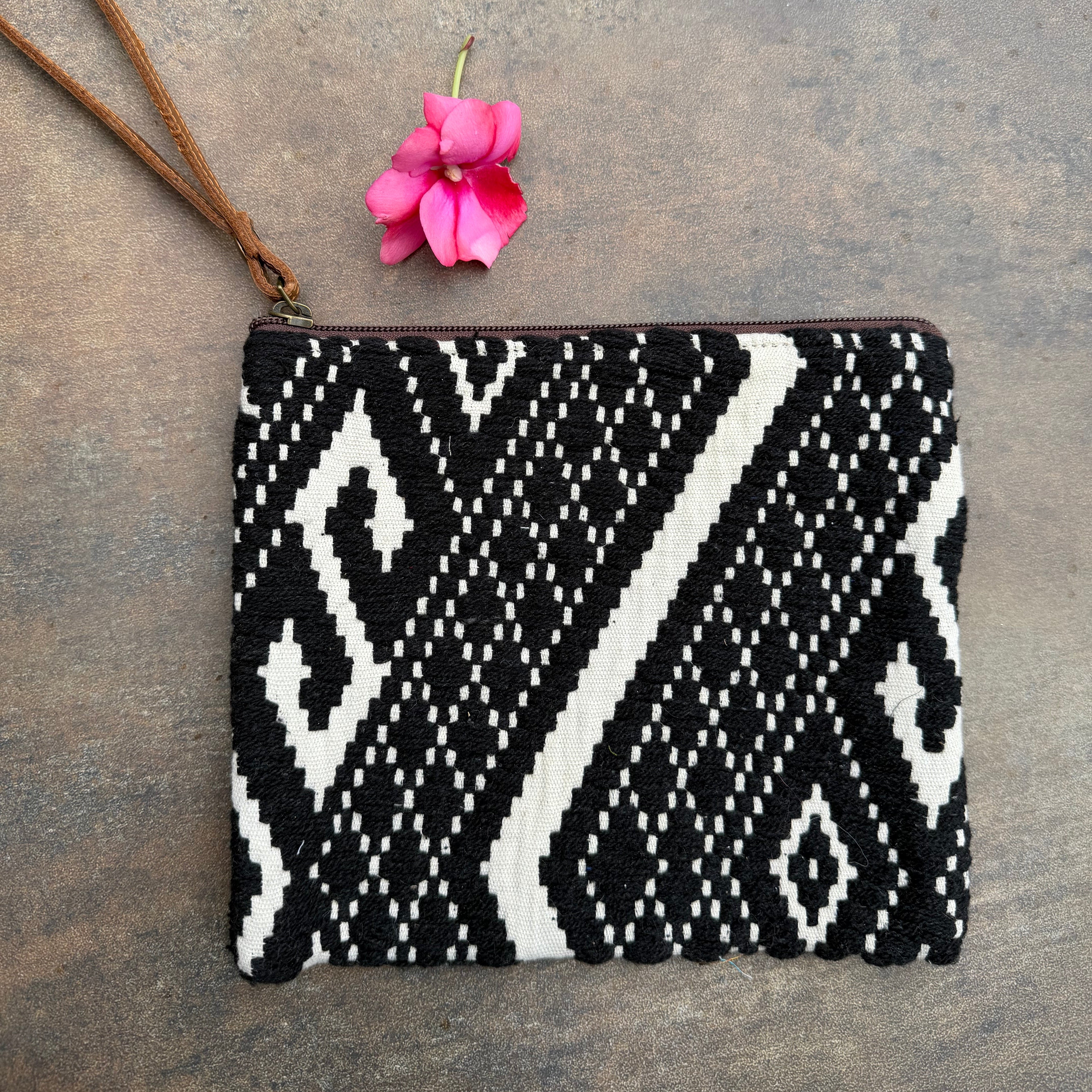 Khushbu Clutch