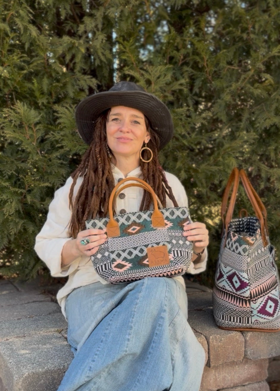 Reywa Fibers Classic Bucket Bag